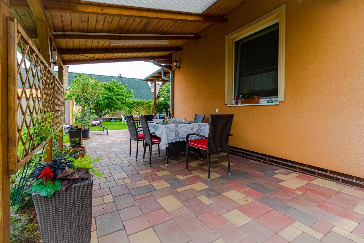 Sunny Garden Pihenohaz Villa Siofok Exterior photo