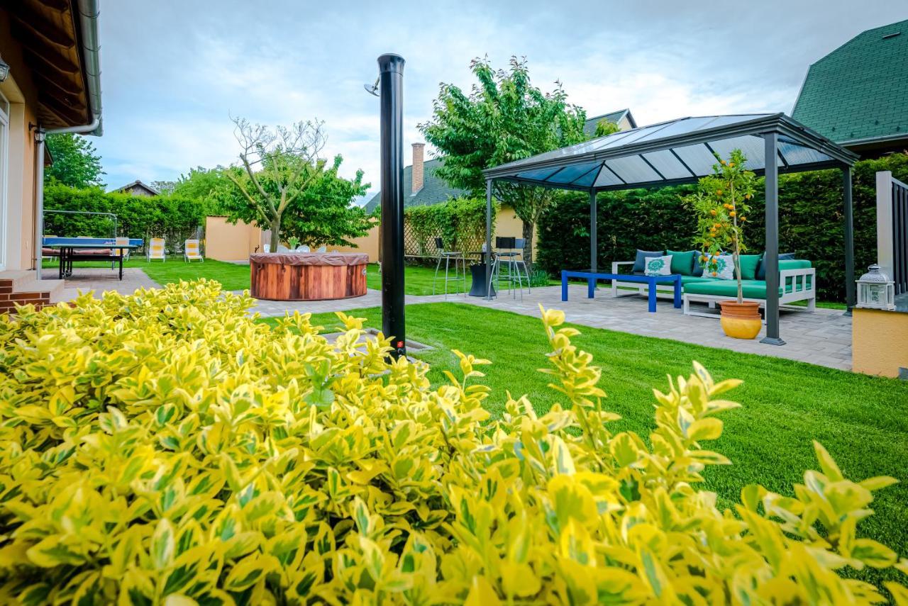 Sunny Garden Pihenohaz Villa Siofok Exterior photo